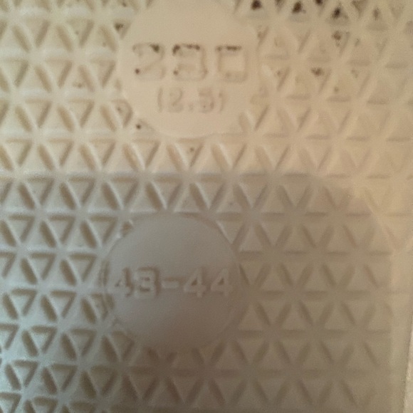 Cozy Women’s Slippers with Bow Design - Picture 9 of 9